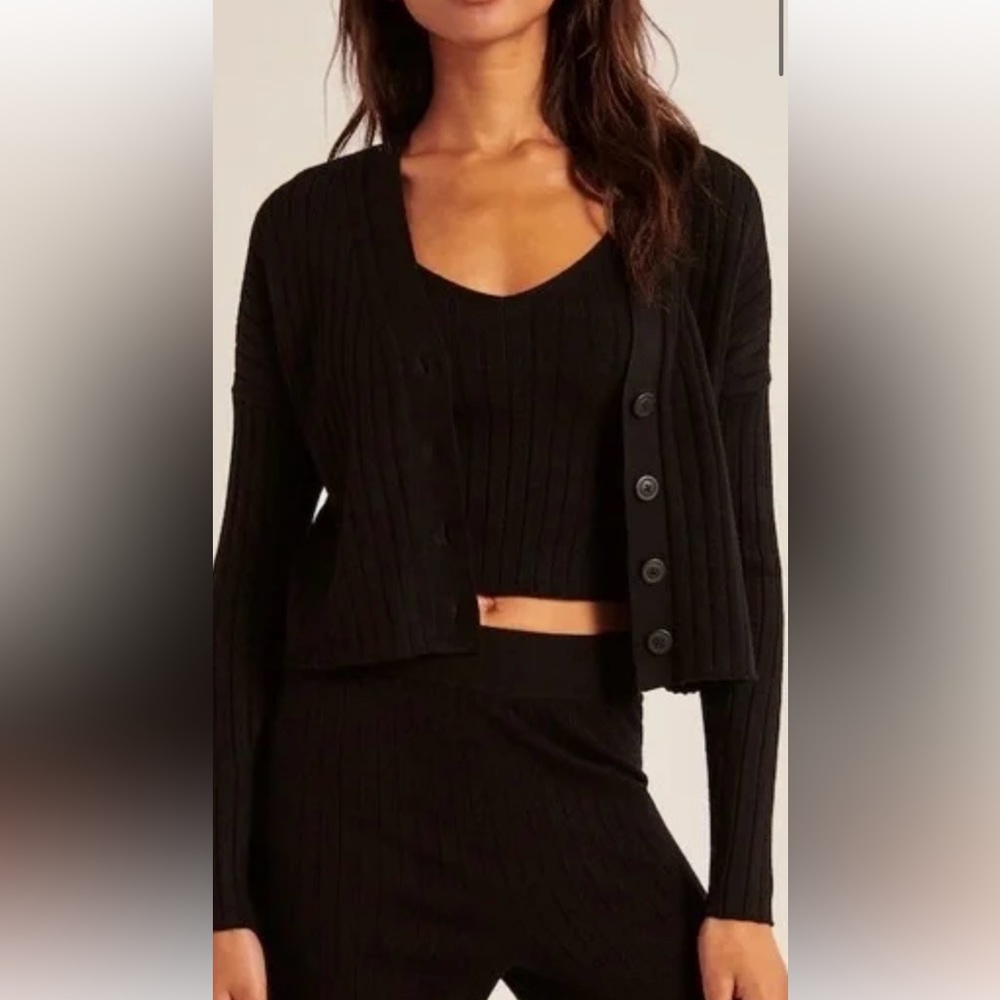 Black Abercrombie & Fitch sweater set